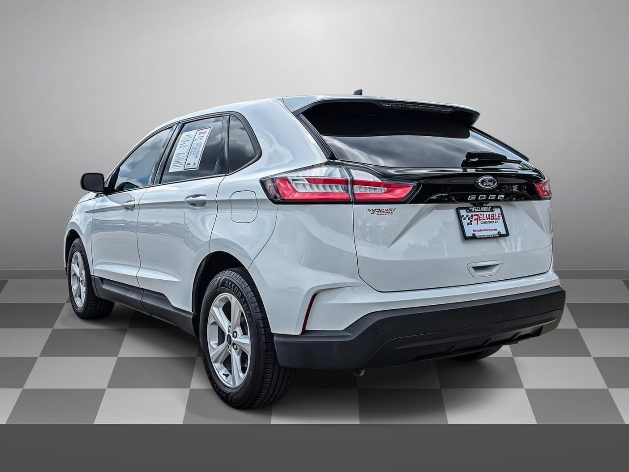 Used 2021 Ford Edge SE FWD image 4