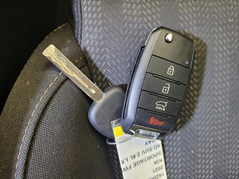 Used 2021 Kia Sportage LX FWD image 32