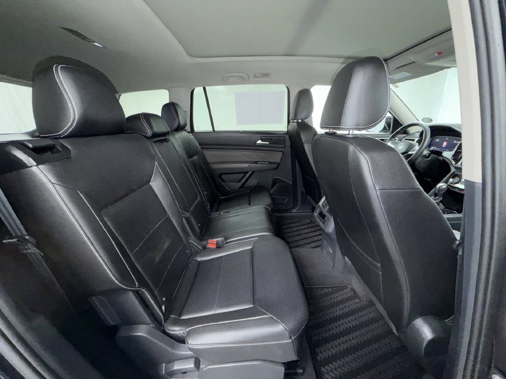 Used 2023 Volkswagen Atlas SE w/ Panoramic Sunroof Package AWD/4WD image 17