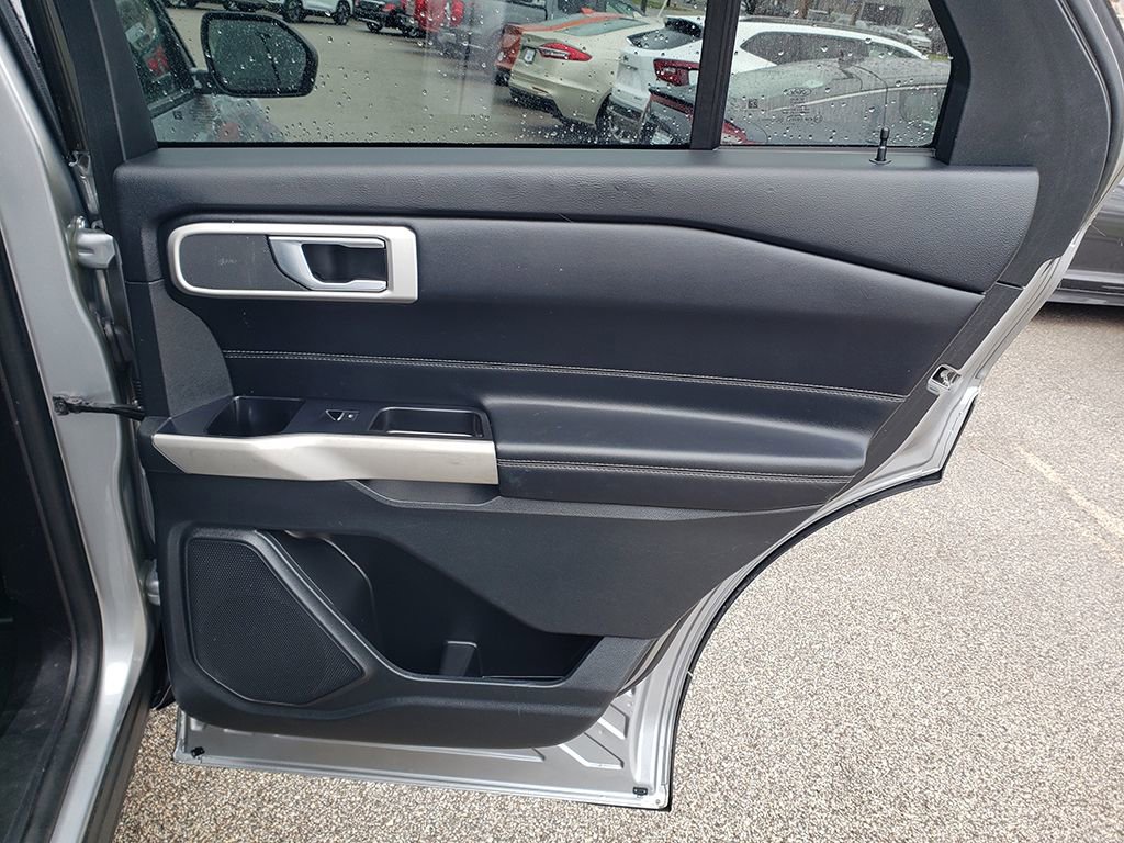 Certified 2022 Ford Explorer XLT w/ Equipment Group 202A image 18