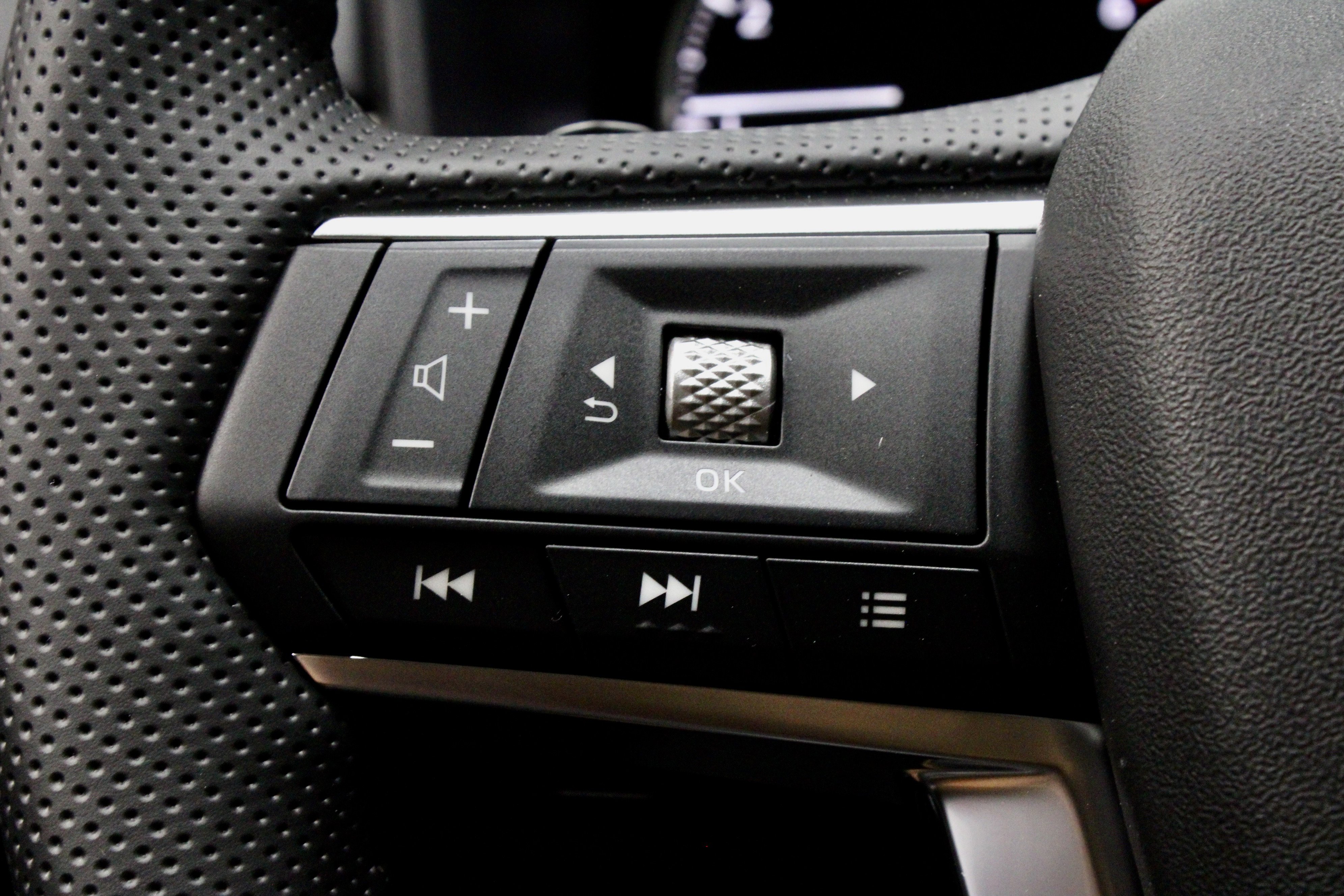 New 2025 Mitsubishi Outlander SE image 20