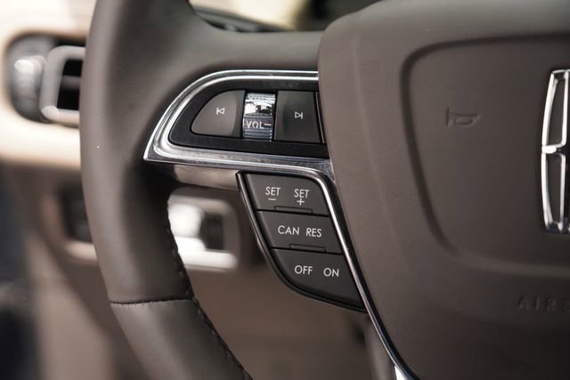 Used 2023 Lincoln Nautilus Reserve w/ Luxury Package image 23