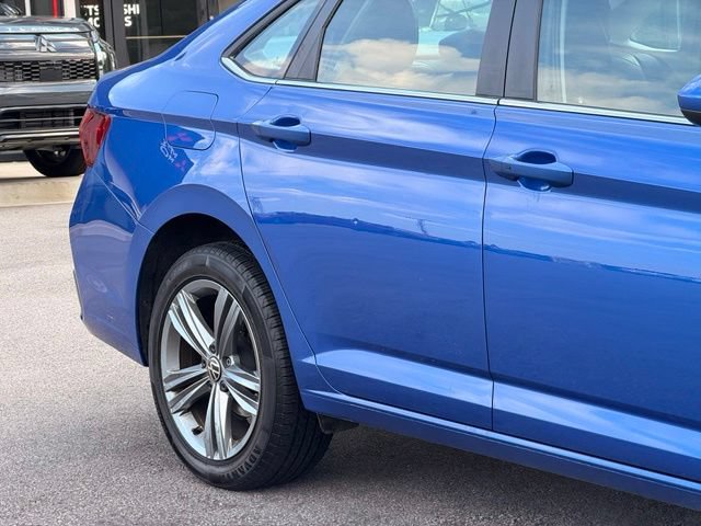 Used 2024 Volkswagen Jetta SE FWD image 5
