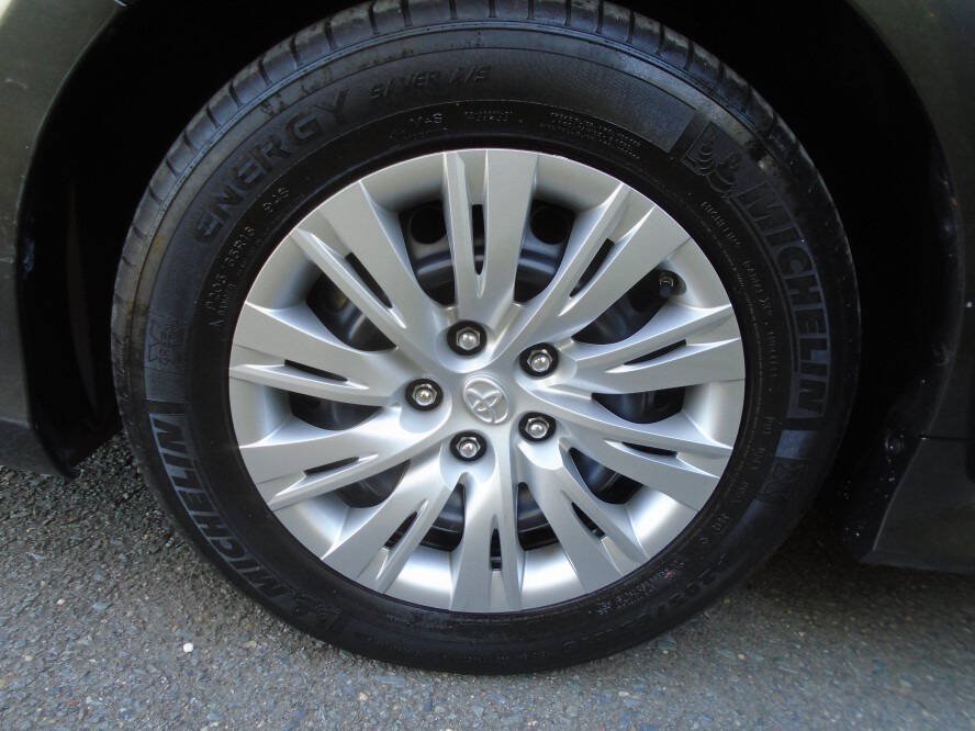 Used 2014 Toyota Camry FWD image 26