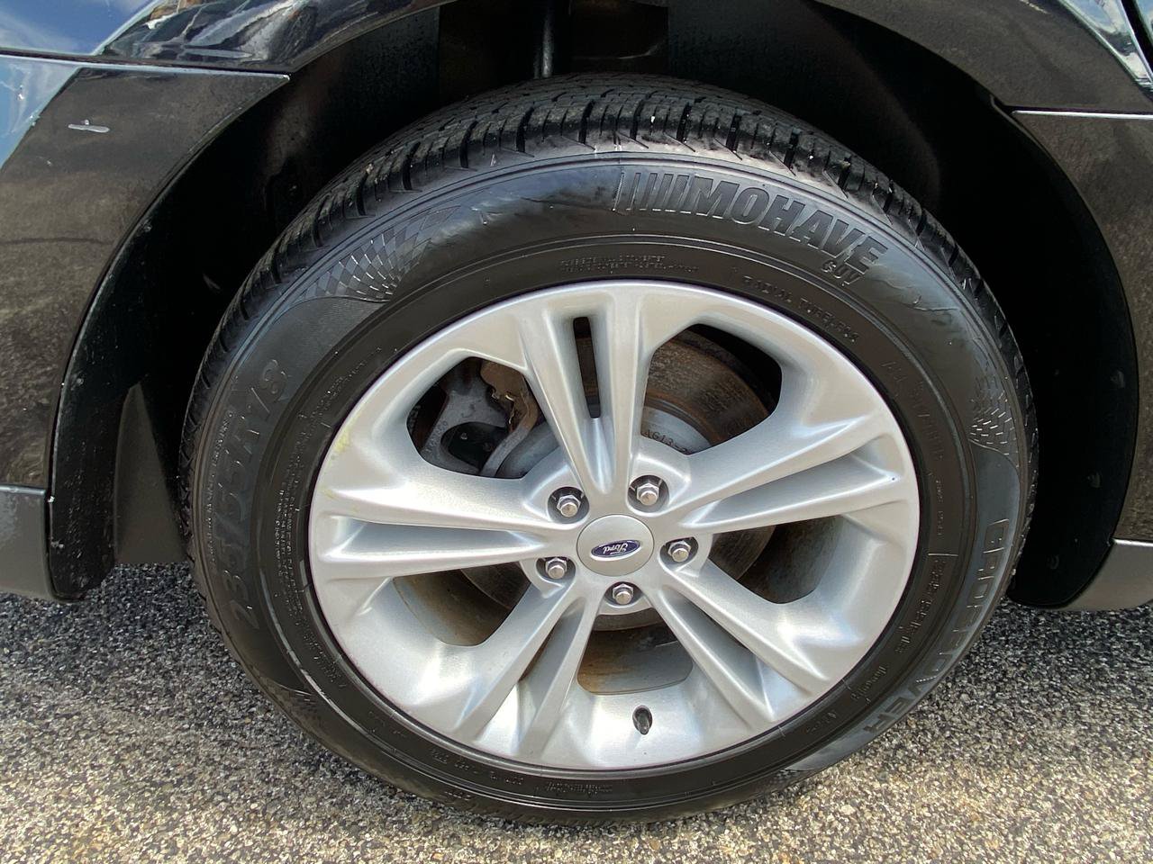 Used 2017 Ford Taurus SE FWD image 45