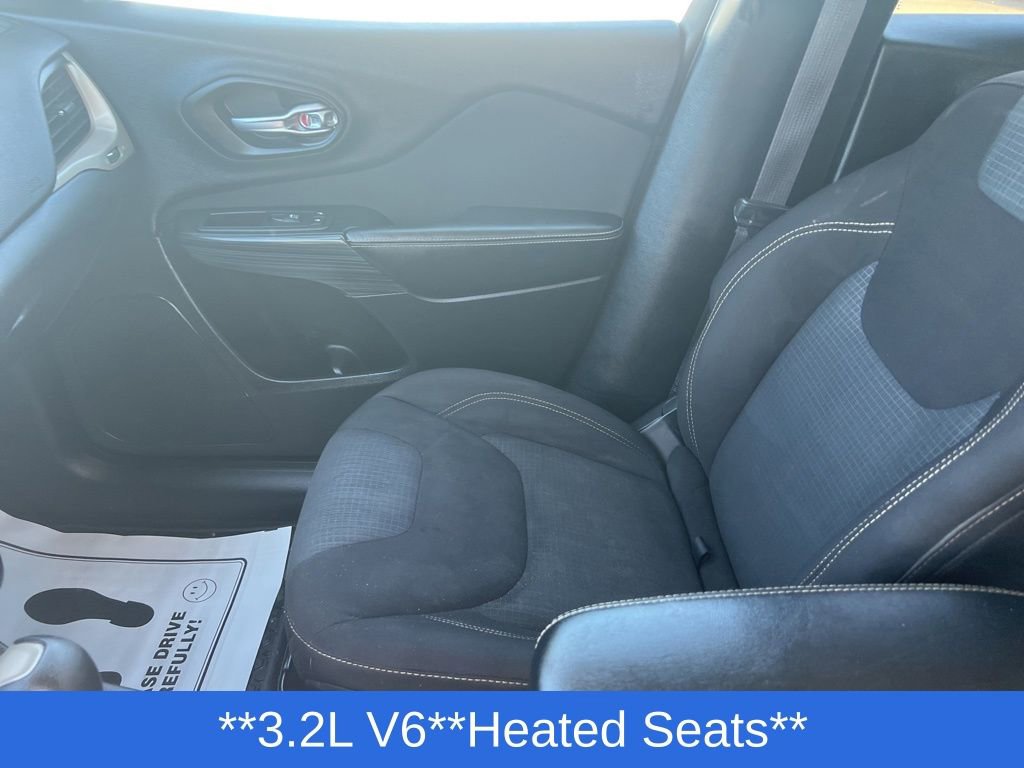 Used 2016 Jeep Cherokee Latitude w/ Cold Weather Group image 27