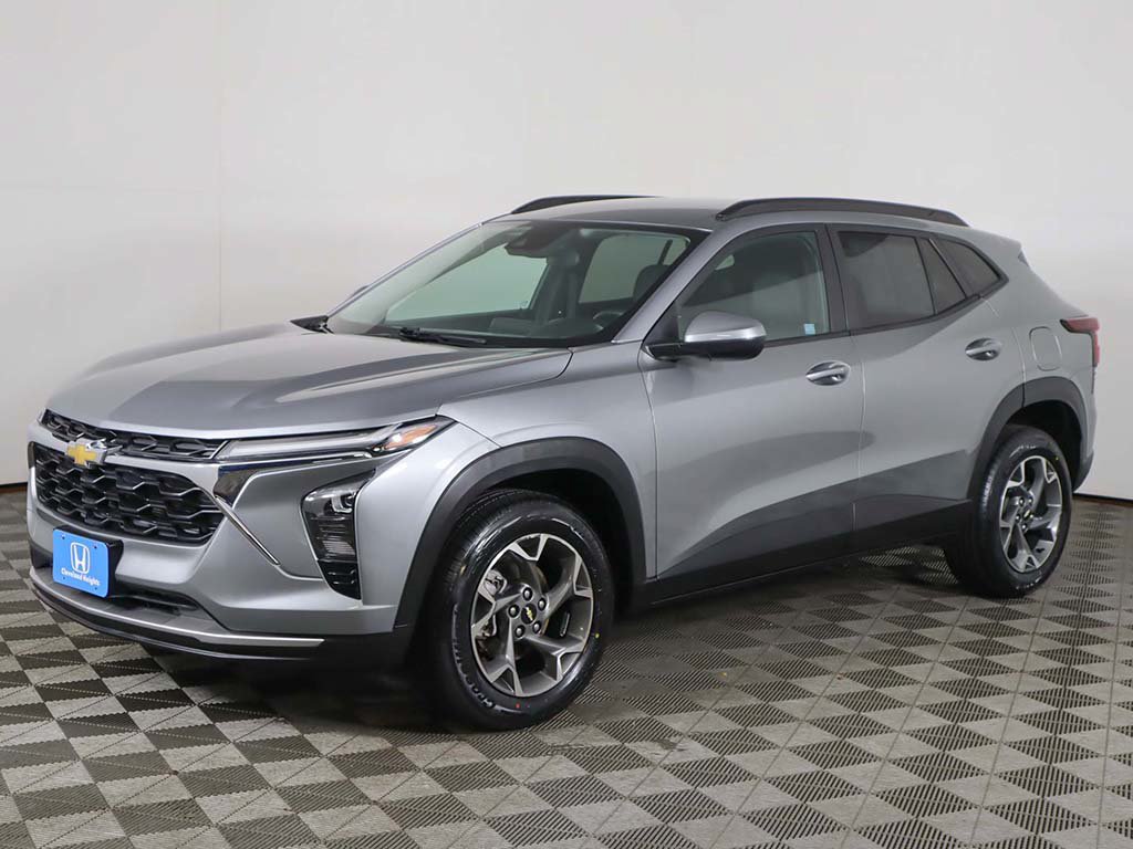Used 2024 Chevrolet Trax LT w/ LT Convenience Package FWD image 6