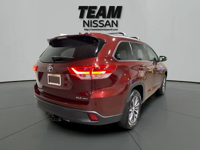Used 2018 Toyota Highlander XLE AWD/4WD image 7