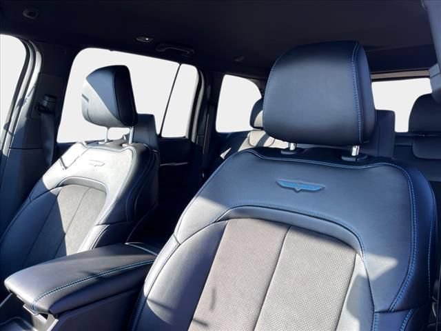 New 2024 Jeep Grand Cherokee Trailhawk w/ Advanced Protech Group II AWD/4WD image 8
