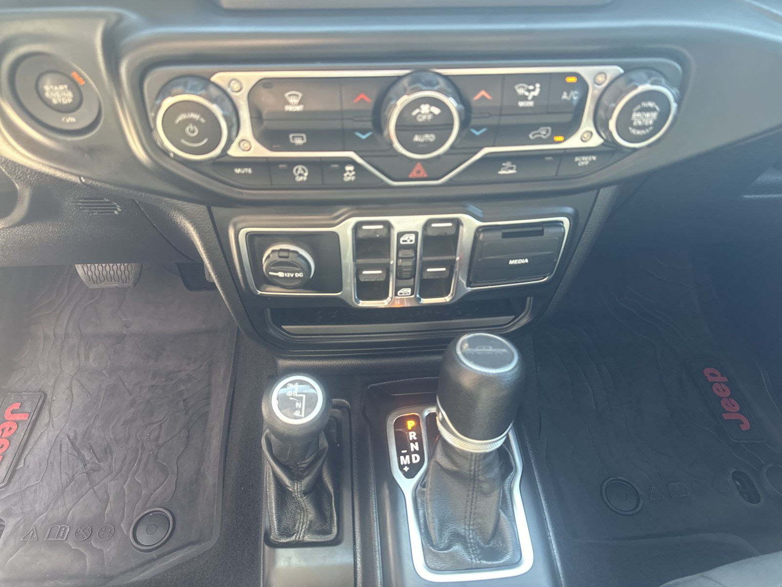 Used 2021 Jeep Gladiator Sport AWD/4WD image 17
