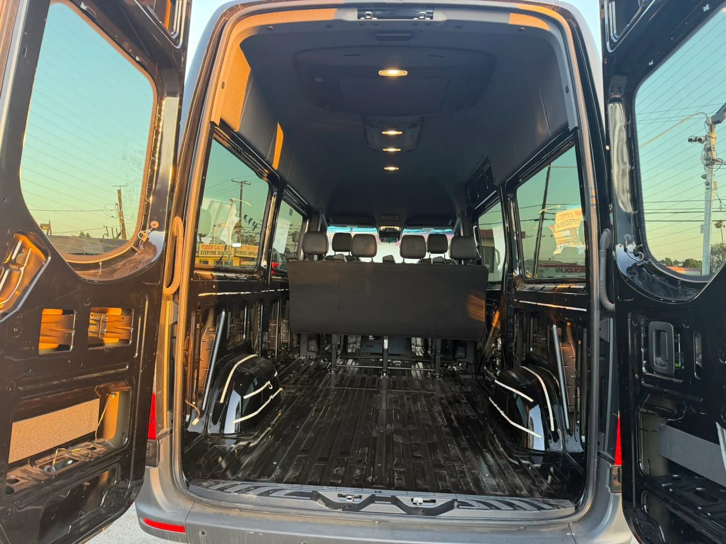 Used 2022 Mercedes-Benz Sprinter 2500 image 15