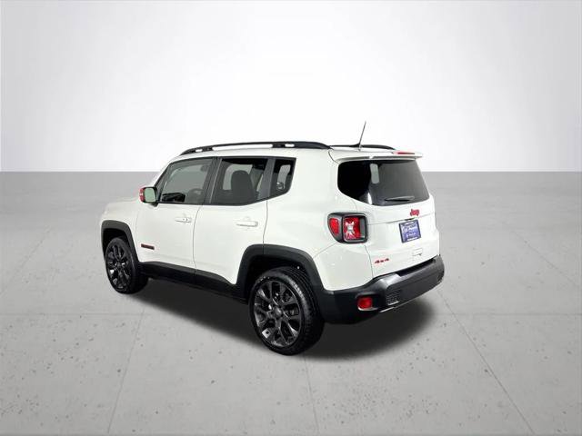 Certified 2023 Jeep Renegade Latitude w/ Sun/Sound Group AWD/4WD image 9