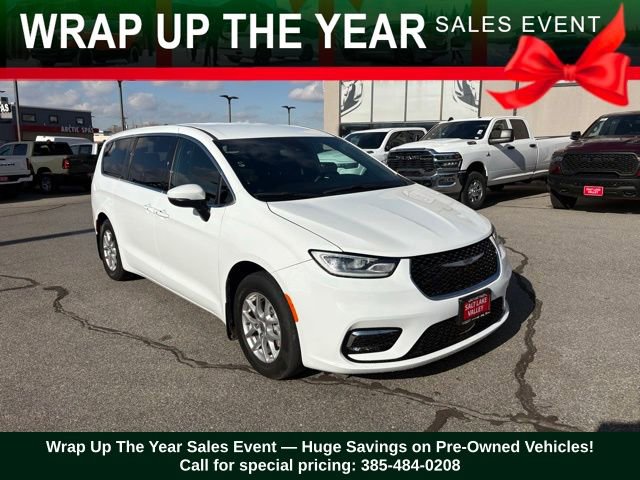 Certified 2023 Chrysler Pacifica Touring