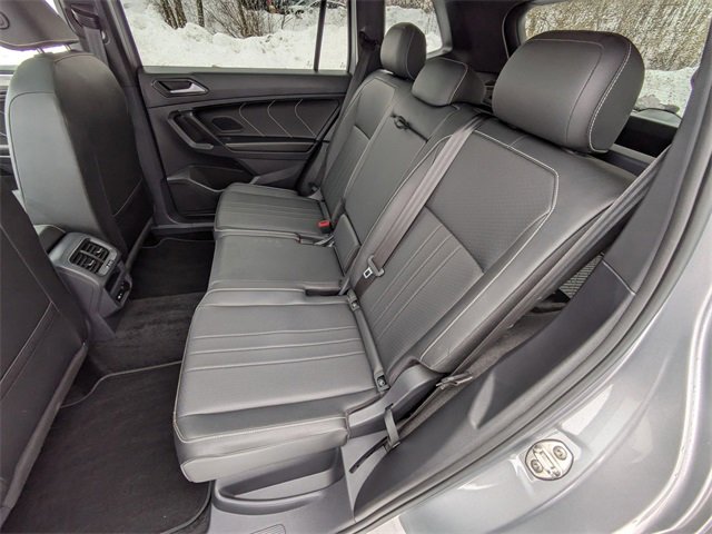 Used 2023 Volkswagen Tiguan SE R-Line image 19