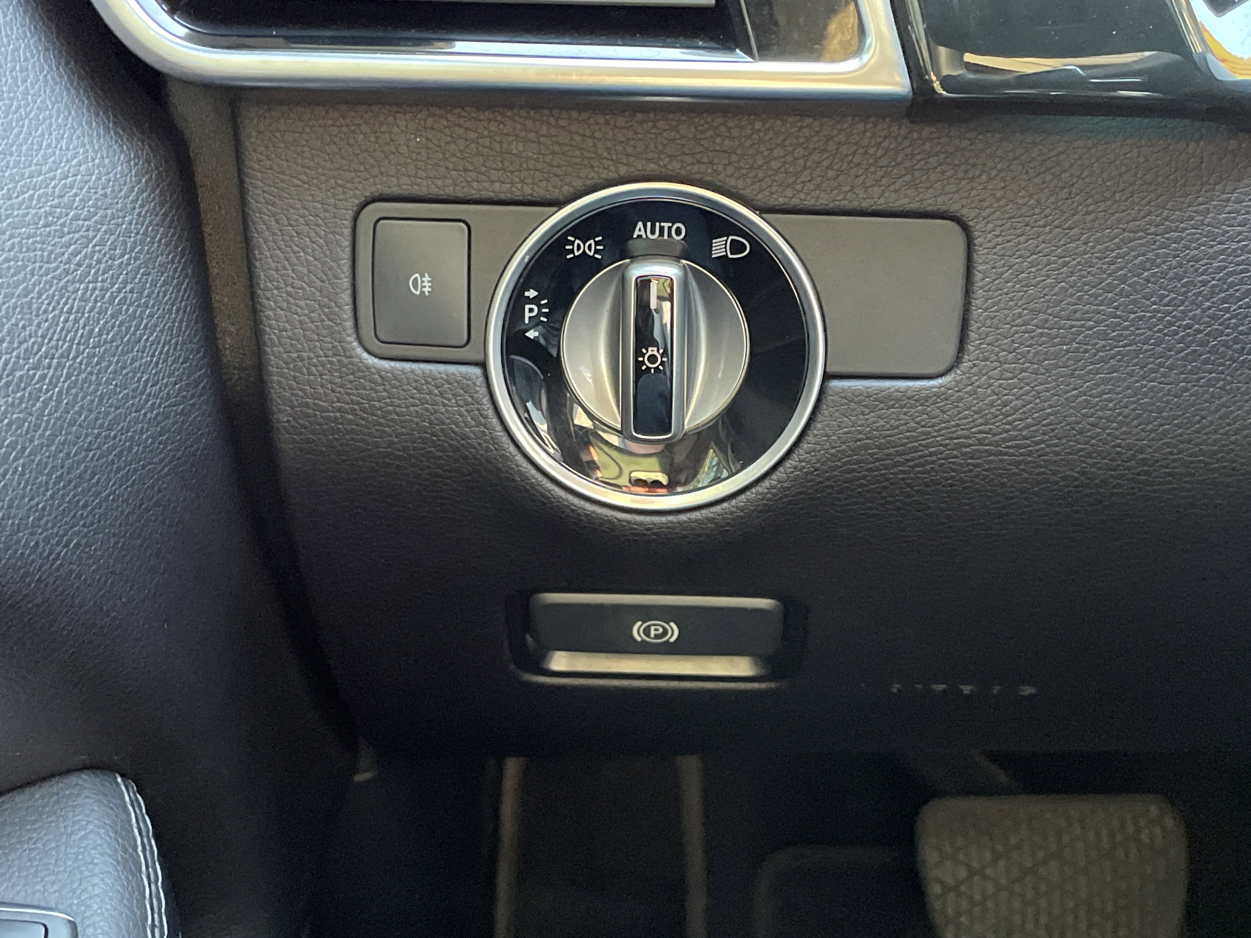 Used 2018 Mercedes-Benz GLS 550 4MATIC image 25