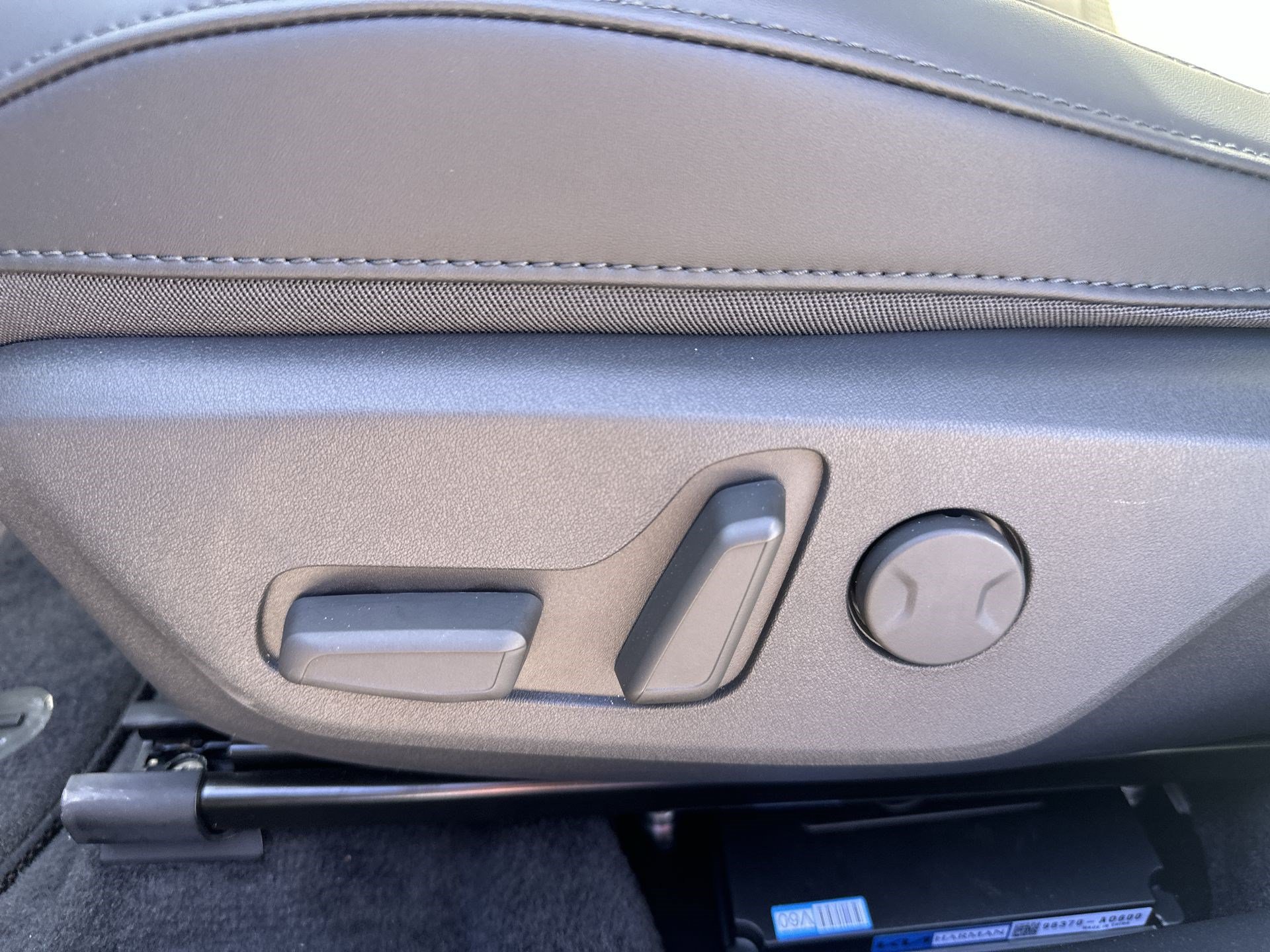 New 2025 Kia Niro Wave w/ Wave Preserve Package FWD image 16
