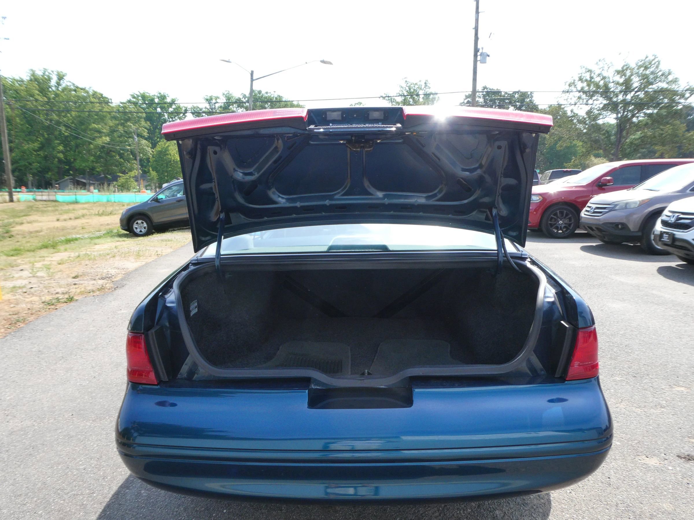 Used 1996 Ford Thunderbird LX RWD image 7