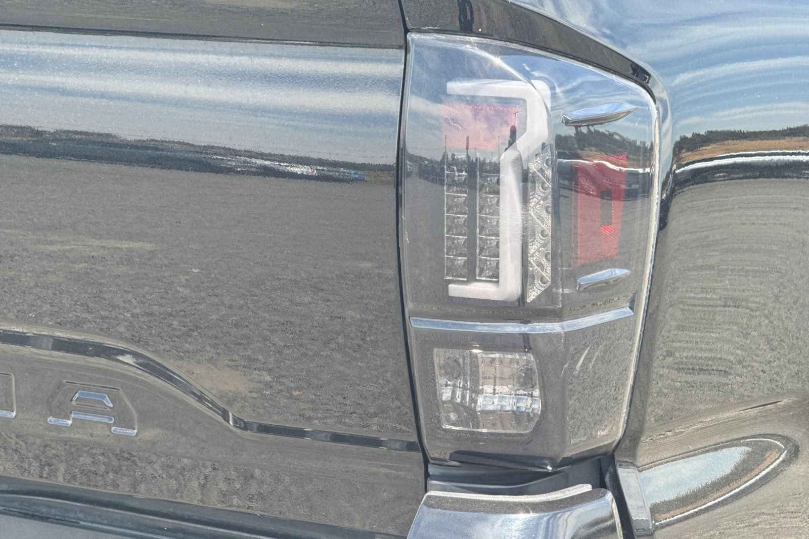 Used 2020 Toyota Tacoma SR5 AWD/4WD image 49