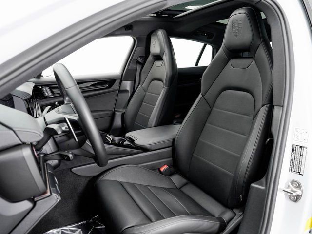 Certified 2025 Porsche Panamera 4 image 5