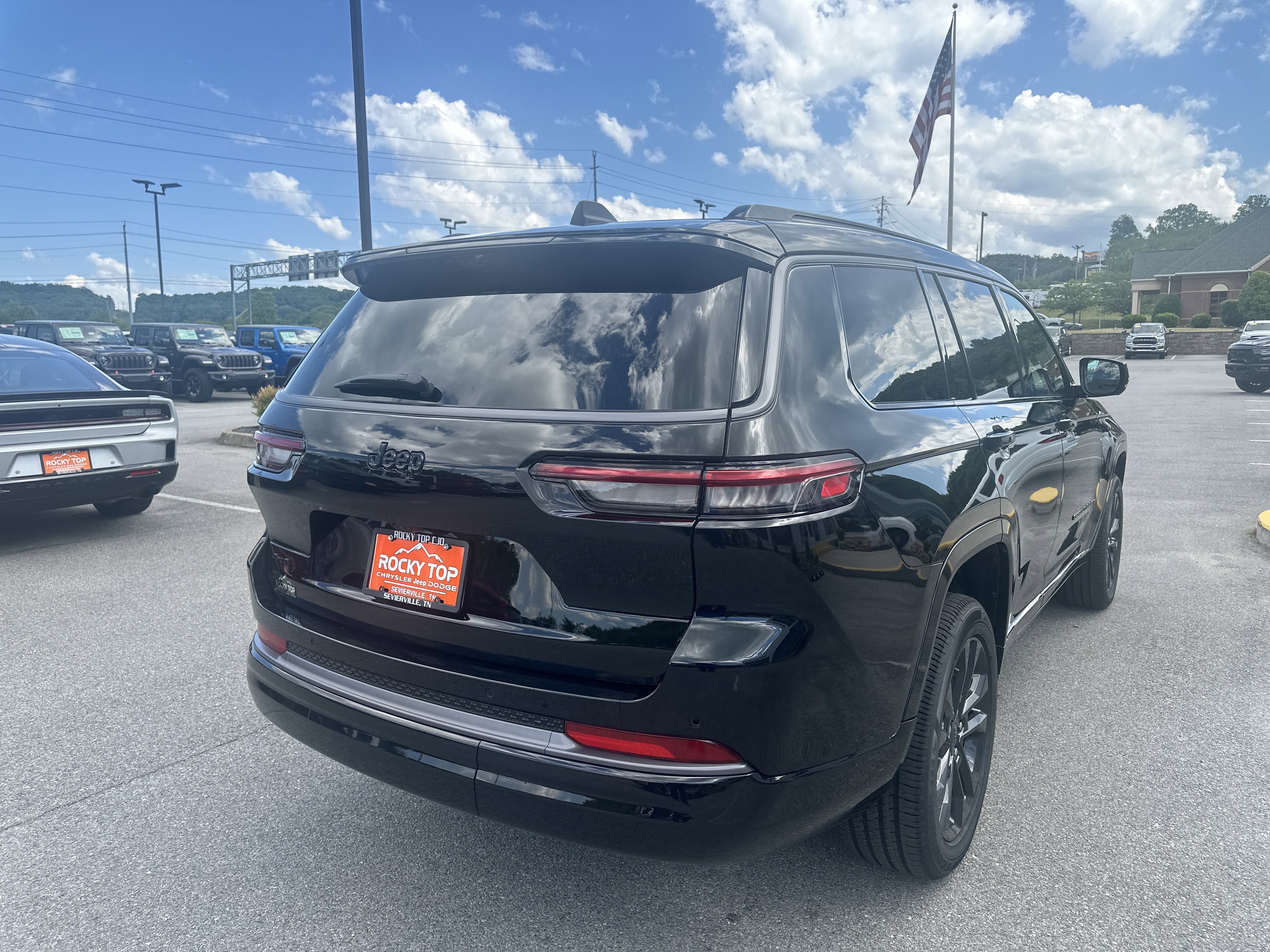 New 2026 Jeep Grand Cherokee L Limited AWD/4WD image 6