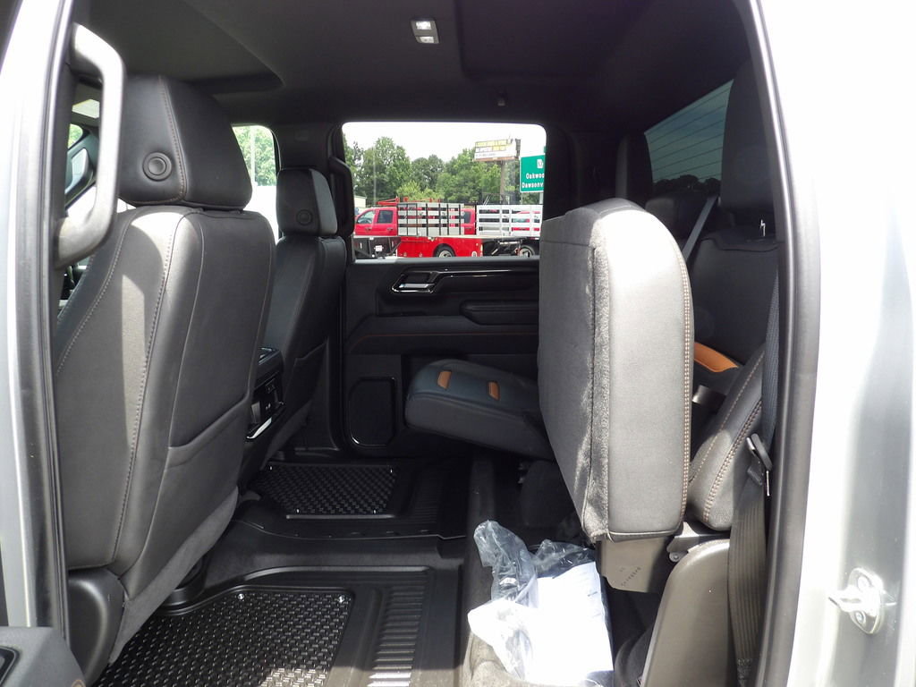 Used 2025 GMC Sierra 2500 AT4 AWD/4WD image 35