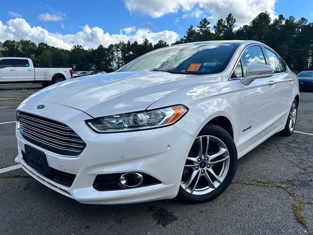 Used 2016 Ford Fusion Titanium FWD image 2
