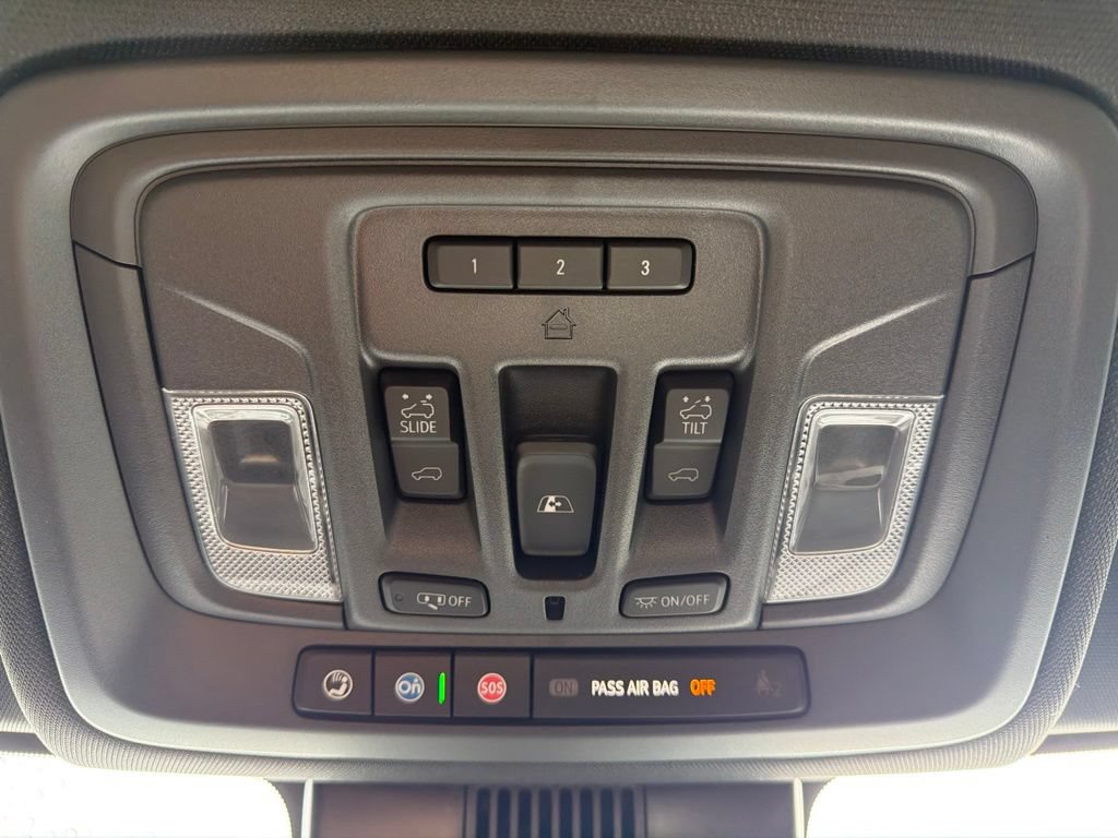 Used 2025 Chevrolet Silverado 1500 High Country w/ High Country Premium Package AWD/4WD image 47