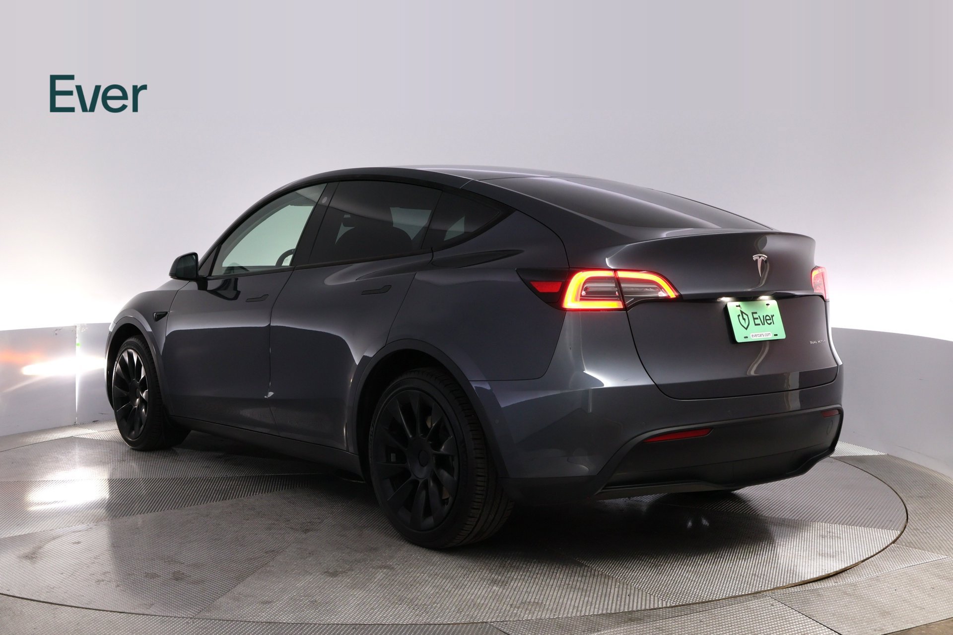 Used 2022 Tesla Model Y Long Range AWD/4WD image 17