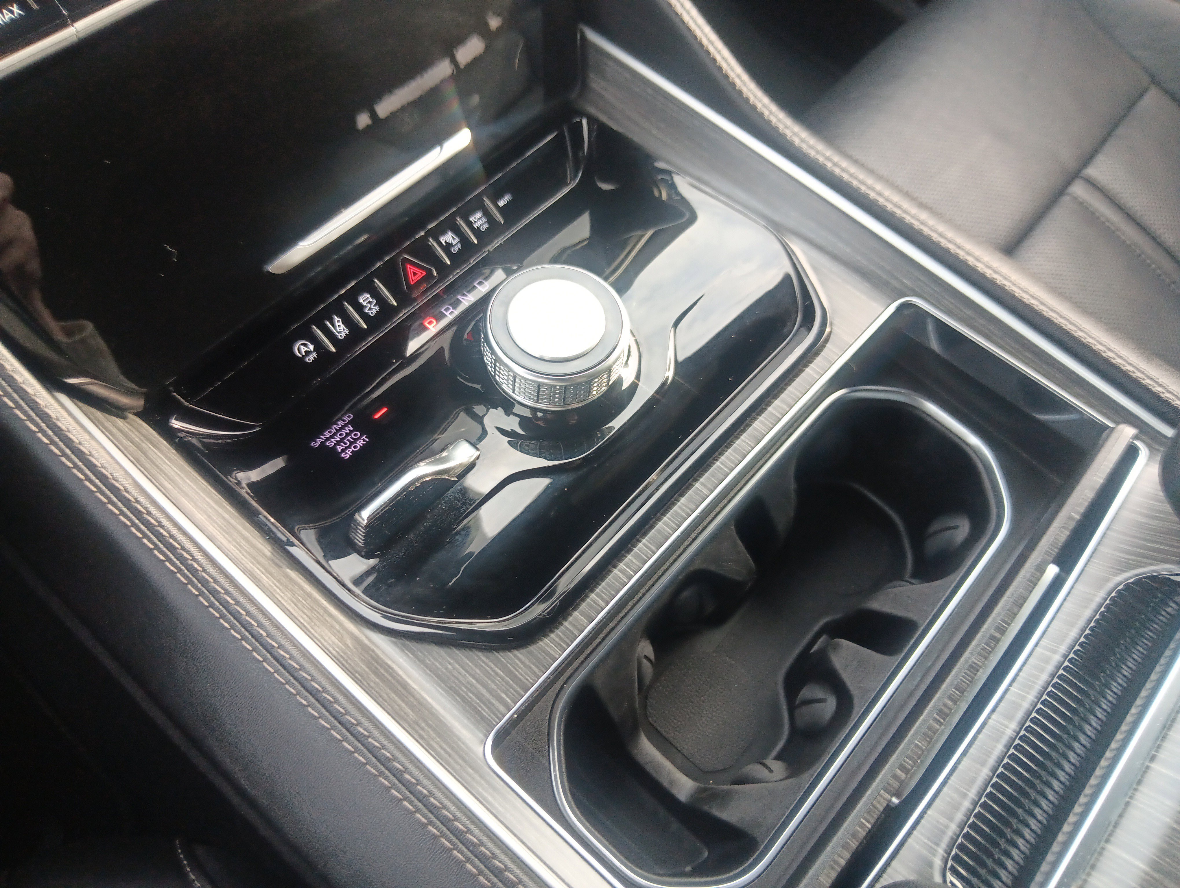 Used 2023 Jeep Wagoneer L Series II image 25