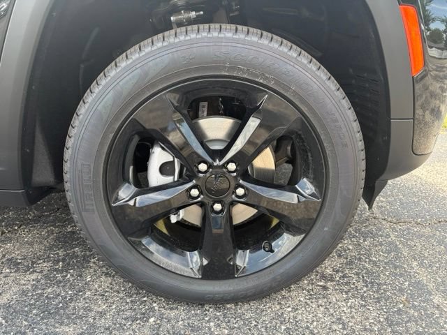 New 2026 Jeep Grand Cherokee Limited w/ Limited Altitude Package AWD/4WD image 22