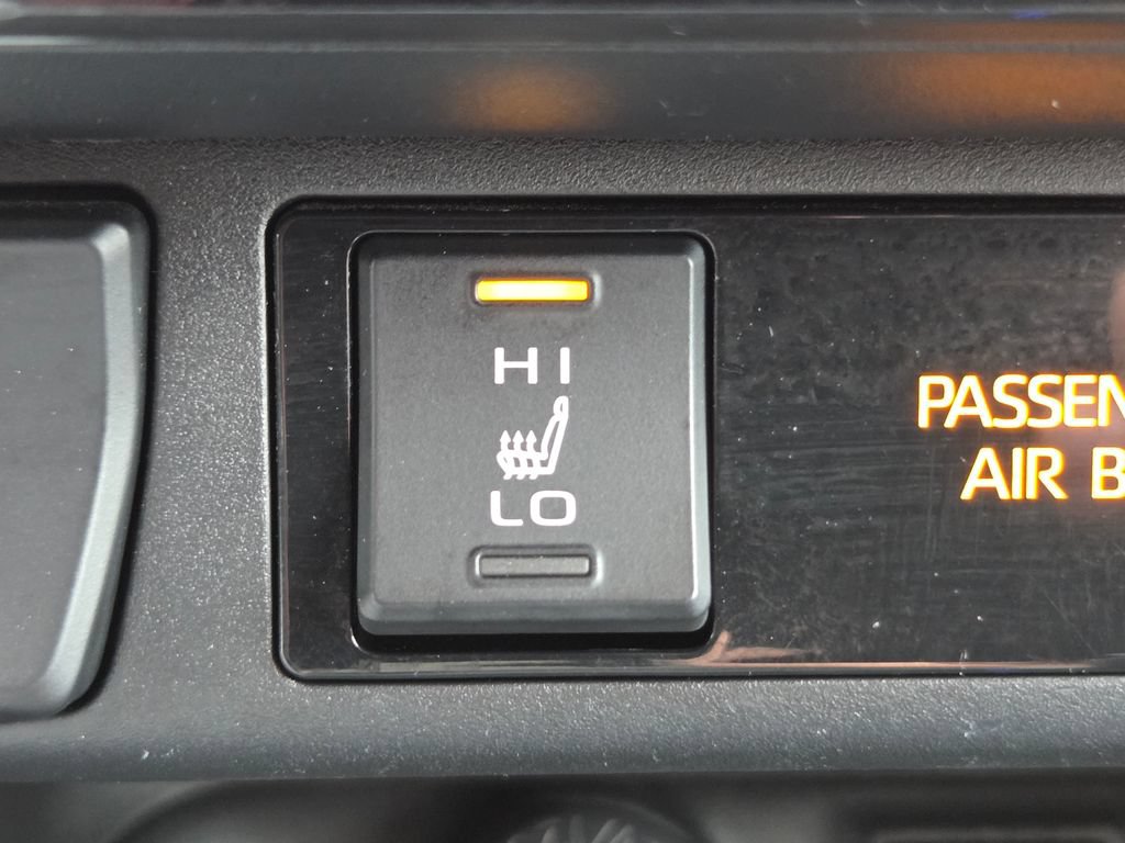 Used 2019 Toyota RAV4 XLE Premium w/ Cold Weather Package AWD/4WD image 5