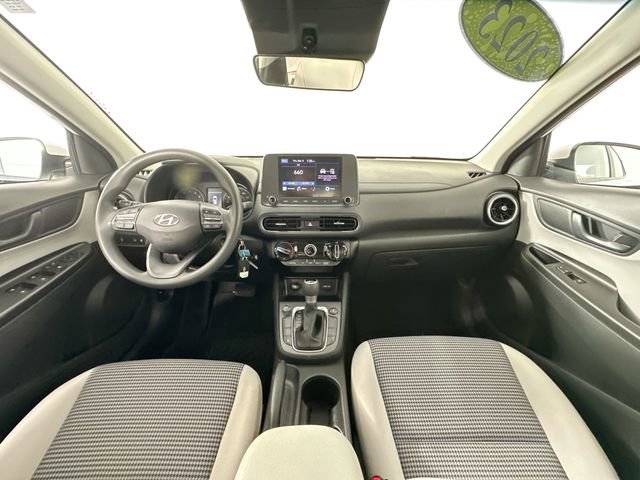 Used 2023 Hyundai Kona SE w/ Cargo Package image 10