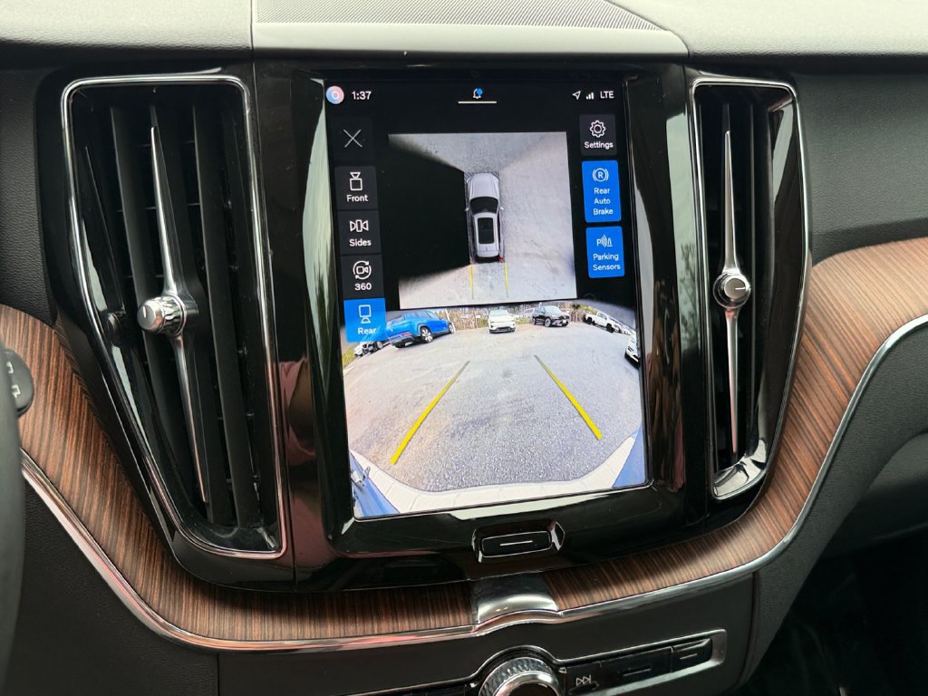 Certified 2024 Volvo XC60 B5 Plus w/ Protection Package Premier AWD/4WD image 22