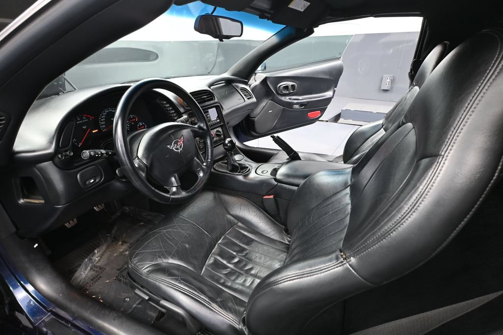 Used 2001 Chevrolet Corvette Convertible RWD image 17
