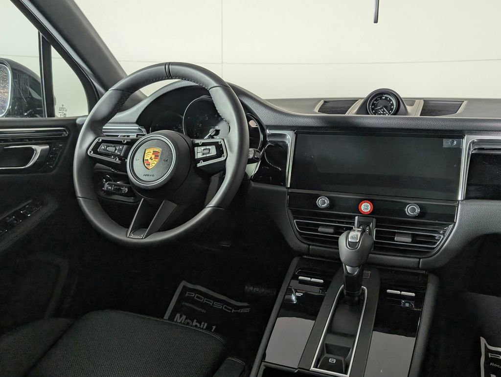 New 2026 Porsche Macan image 23