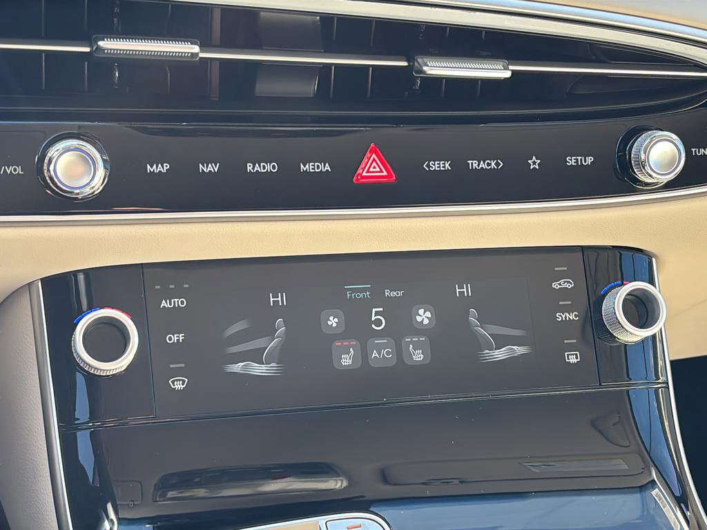 Used 2026 Genesis GV70 2.5T image 32