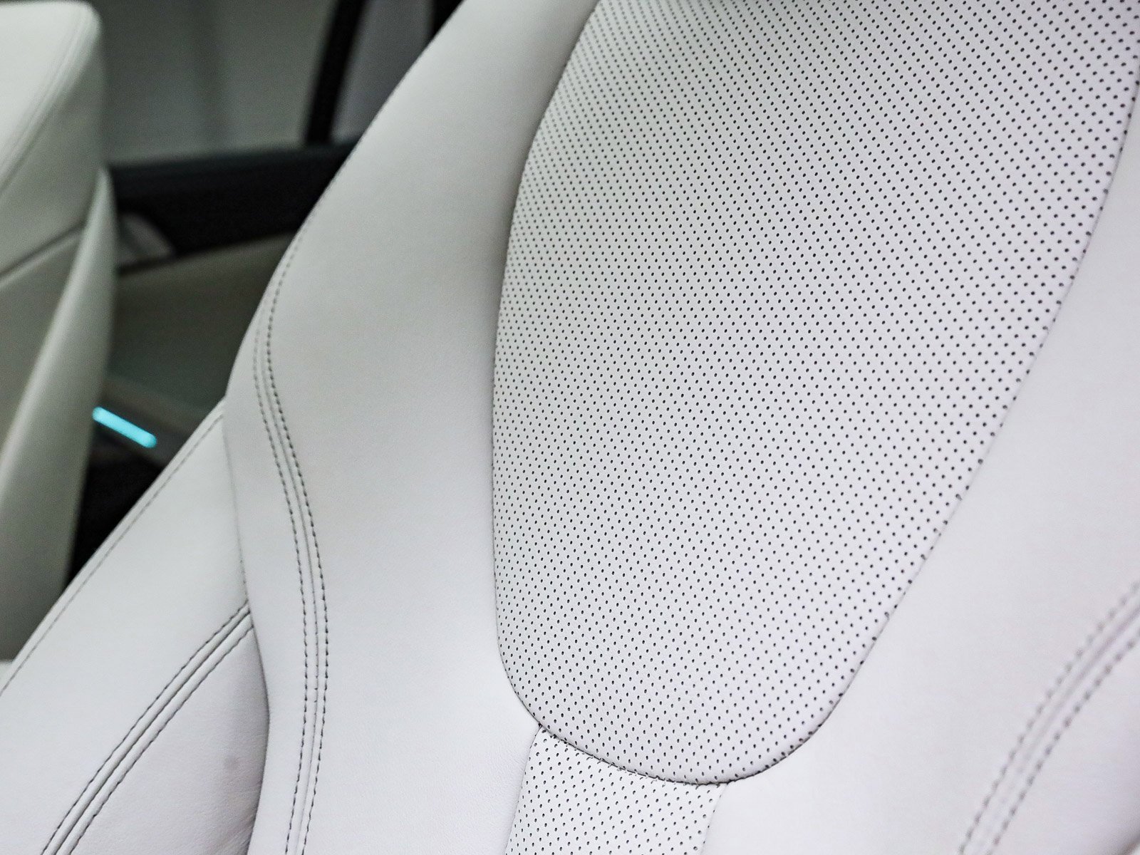 Certified 2022 BMW X6 xDrive40i w/ M Sport Package image 23