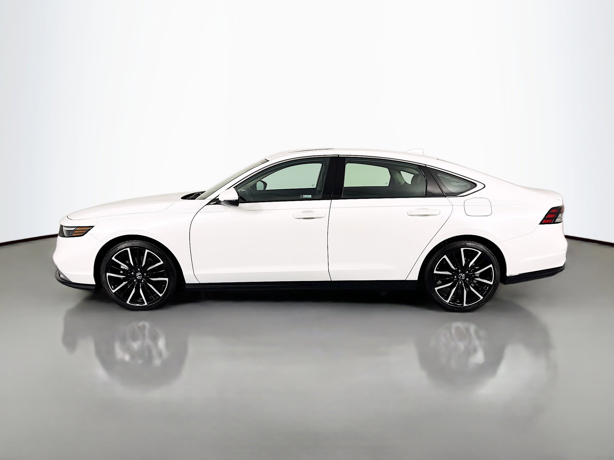 Certified 2025 Honda Accord Touring image 8