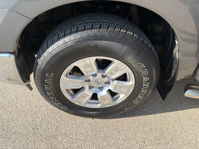 Used 2018 Nissan Titan SV AWD/4WD image 35