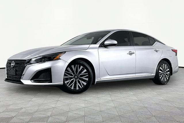 Used 2023 Nissan Altima 2.5 SV w/ SV Premium Package FWD image 1