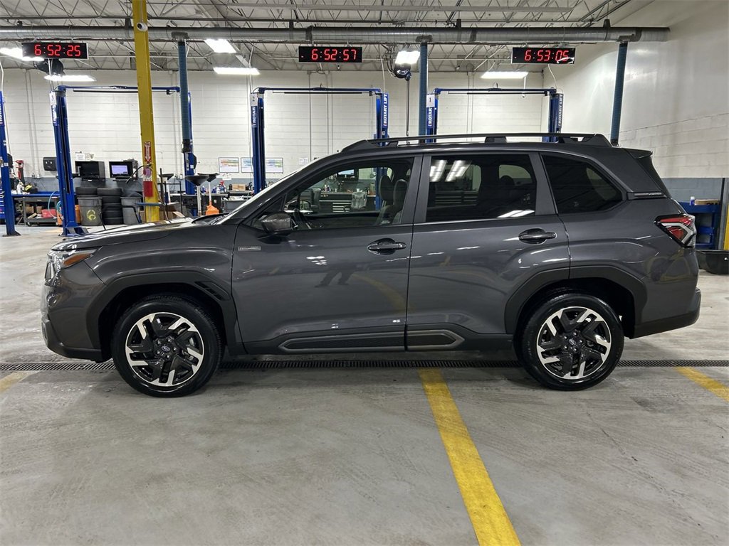 Certified 2025 Subaru Forester Limited w/ Popular Package image 5