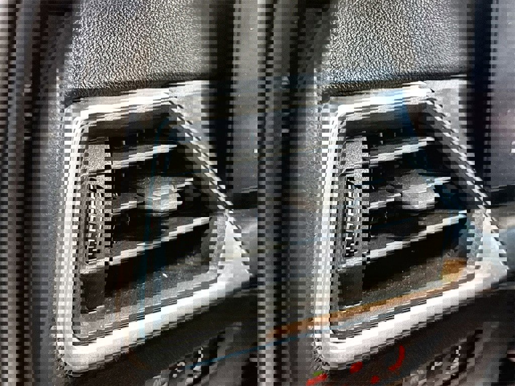 Used 2024 BMW 330i xDrive 330i xDrive Convenience w/ Convenience Package image 15