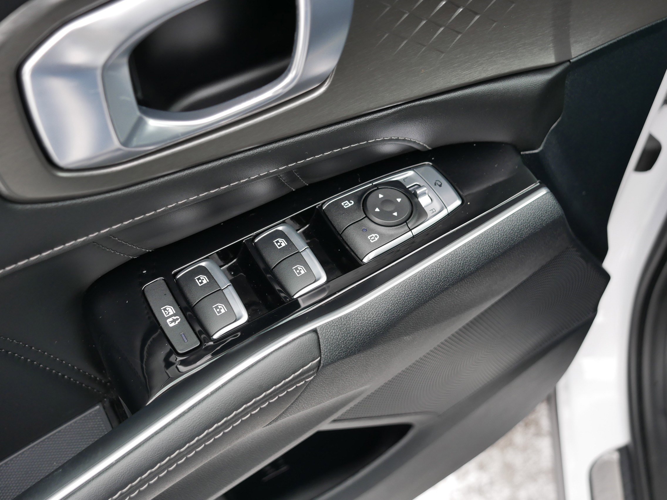 Certified 2023 Kia Sorento SX image 19