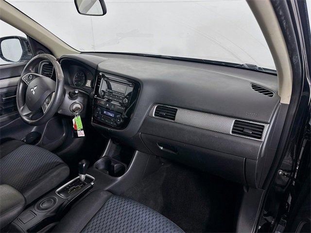 Used 2014 Mitsubishi Outlander ES image 26