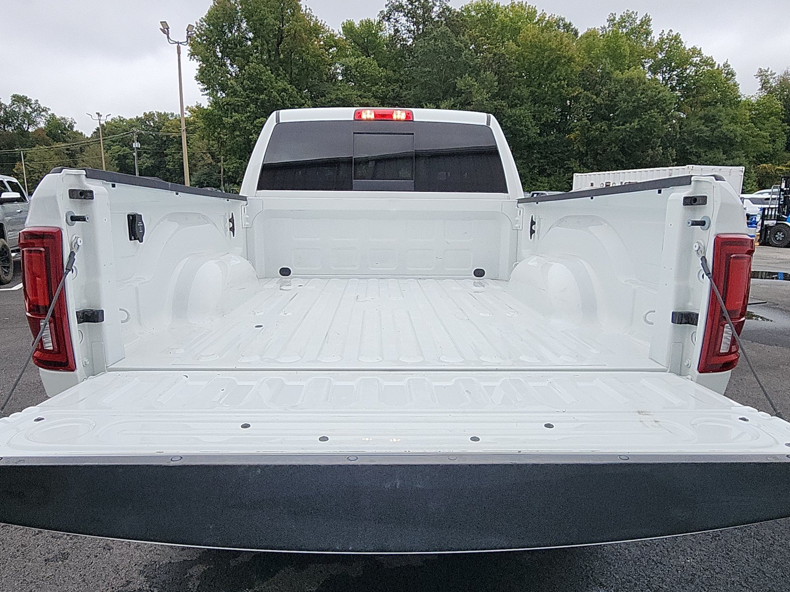 Used 2026 RAM 2500 Laramie AWD/4WD image 25