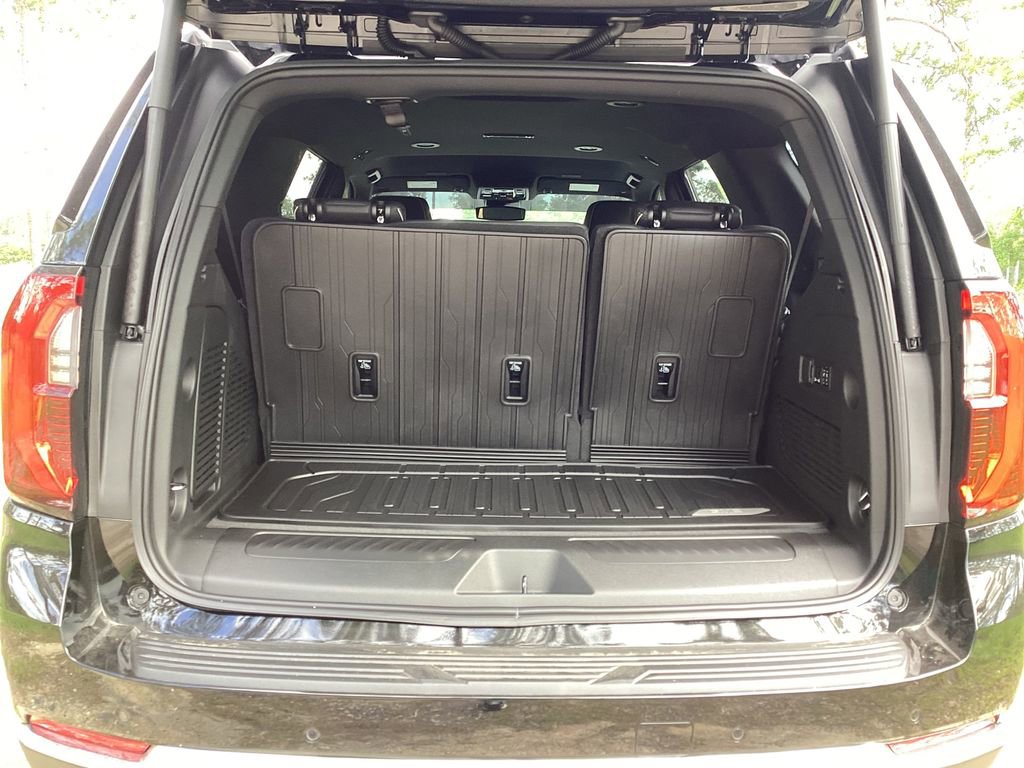 New 2026 GMC Yukon Elevation w/ LPO, Elevation Black Package RWD image 18