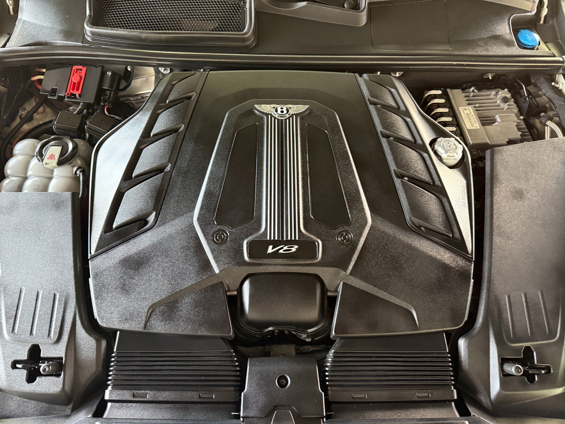 Used 2019 Bentley Bentayga AWD/4WD image 49