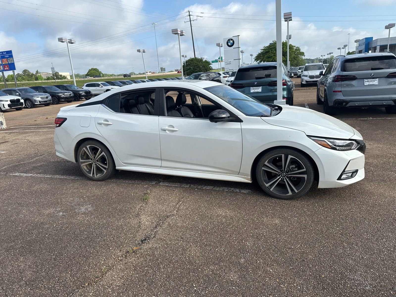 Used 2023 Nissan Sentra SR w/ SR Premium Package image 4