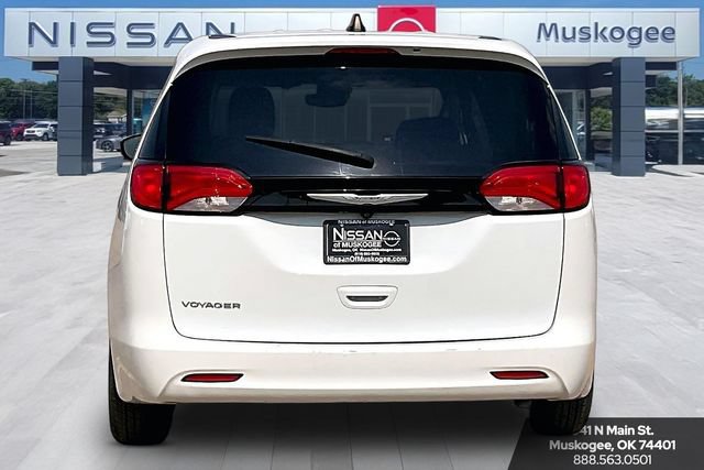 Used 2023 Chrysler Voyager LX FWD image 6