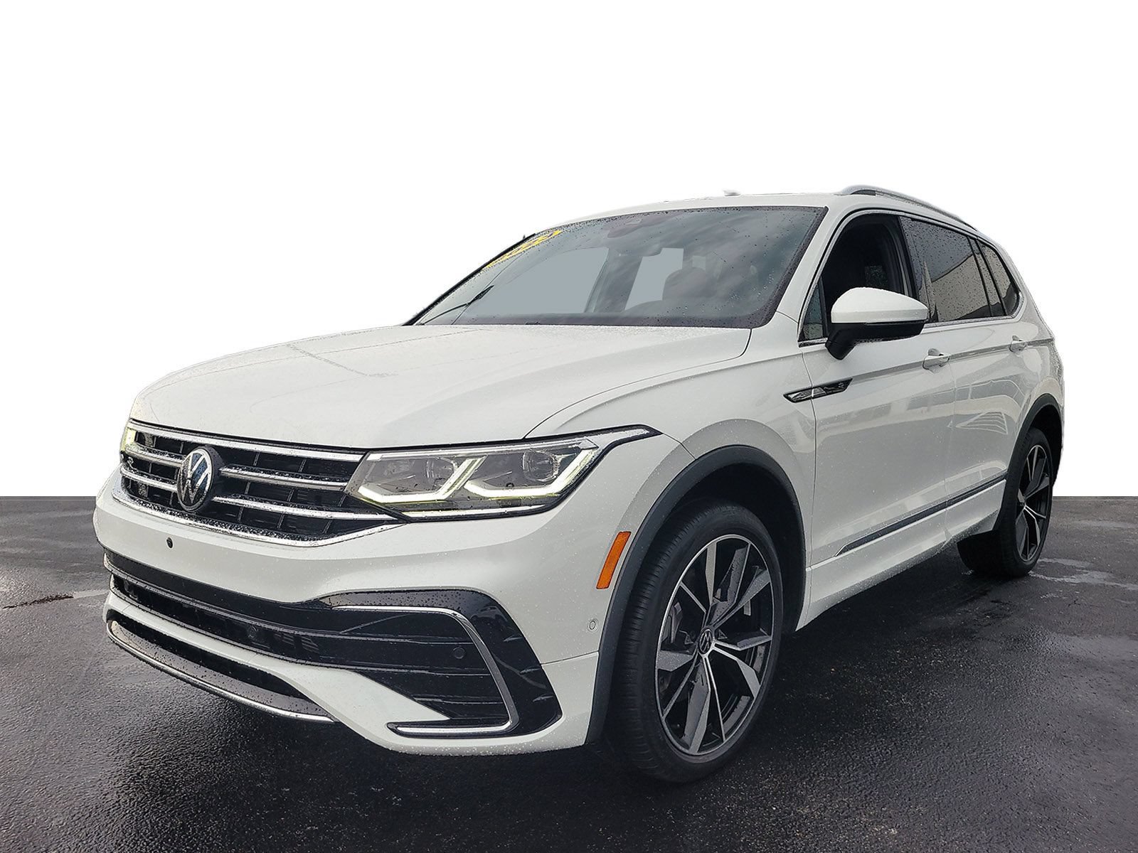 Used 2023 Volkswagen Tiguan SEL R-Line AWD/4WD image 2